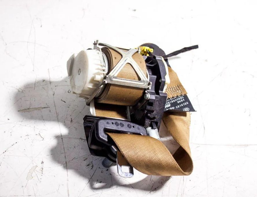 MERCEDES-BENZ R-Class W251 (2005-2017) Zadný stredový bezpečnostný pás 33059634,a2518600685,2018680222 32872683