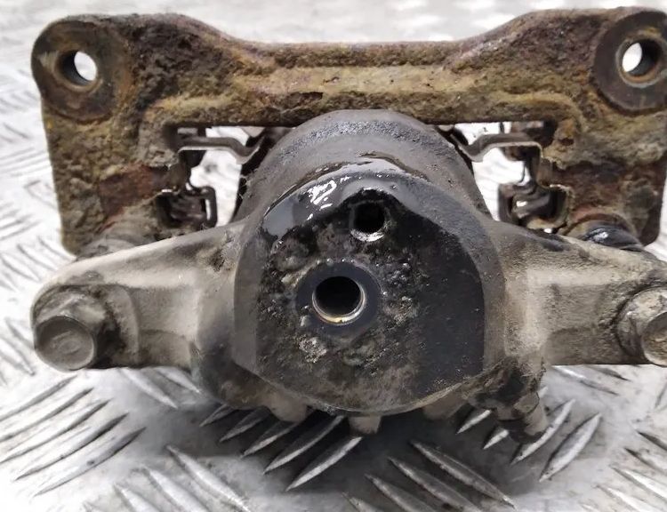 SUBARU Outback 4 generation (2009-2014) Zadný pravý brzdový strmeň 14192531