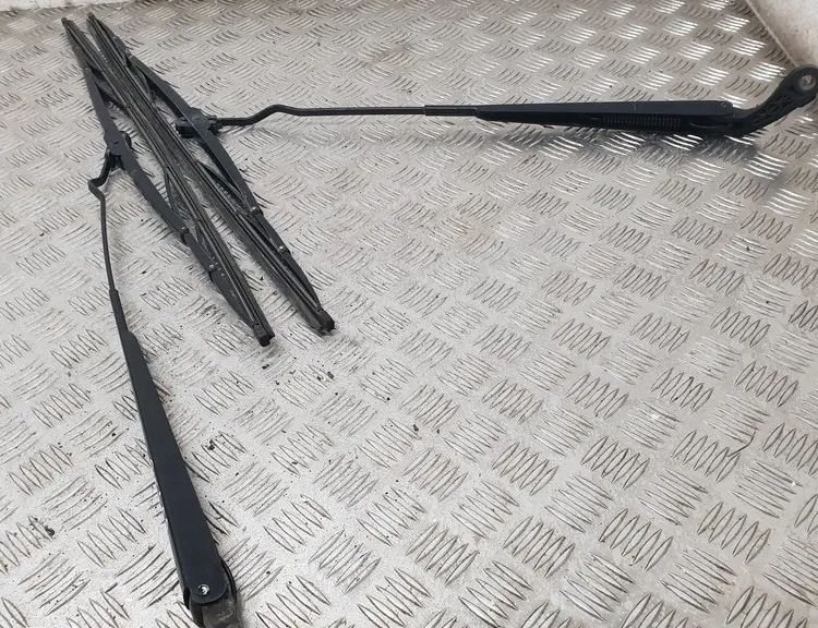 CHRYSLER Voyager 4 generation (2001-2007) Front Wiper Arms 23109769,4717364B 14298579