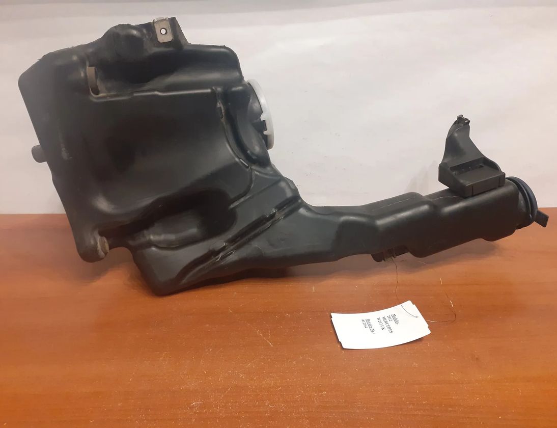 MERCEDES-BENZ E-Class W212/S212/C207/A207 (2009-2016) Nádrž na ostrekovač okien #12164,A2048602260 17011762