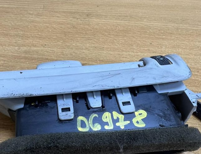 AUDI A8 D4/4H (2010-2018) Ostatné časti výbavy 4G0819210B,#D6978 22131907