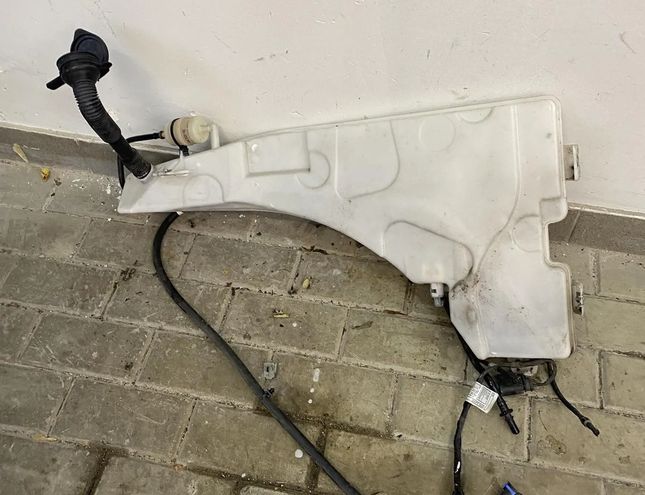BMW X5 E70 (2006-2013) Window Washer Tank 108332-17,#E229 22136067