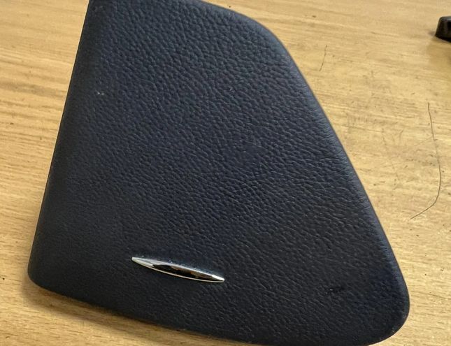 MERCEDES-BENZ CLS-Class C219 (2004-2010) Ostatné časti výbavy D9205 23286674