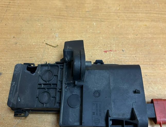 BMW 7 Series E65/E66 (2001-2008) УЗЕЛ ПОДКЛЮЧЕНИЯ ПЛЮСОВЫХ ПРОВОДОВ 61138387568,10688710,#F5955 30061559