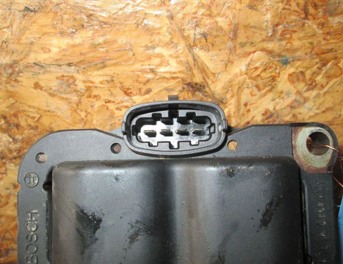 SMART Fortwo 1 generation (1998-2007) High Voltage Ignition Coil 0221503022,0001587703,0003100V003,0003100V004,0003100V005,1601587703,A0001587703,A1601587703,C0003100V003,C0003100V004,C0003100V005,Q0003100V005000000 24848456