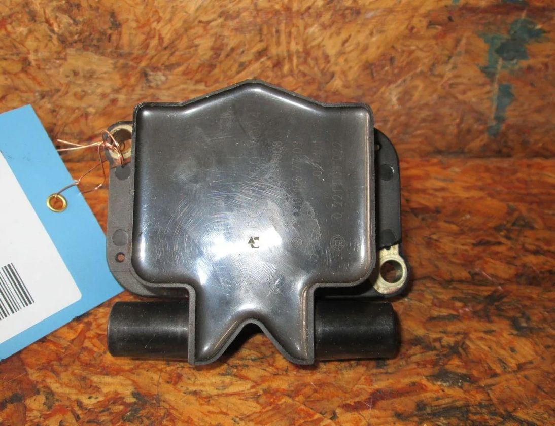 SMART Fortwo 1 generation (1998-2007) High Voltage Ignition Coil 0221503022,0001587703,0003100V003,0003100V004,0003100V005,1601587703,A0001587703,A1601587703,C0003100V003,C0003100V004,C0003100V005,Q0003100V005000000 24848456