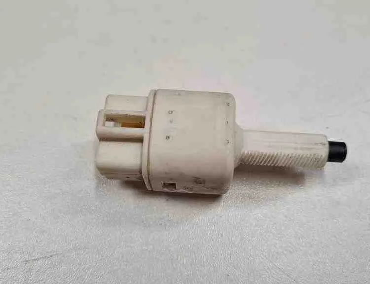 TOYOTA Avensis 2 generation (2002-2009) Senzor brzdového pedálu 2701,U53 32712839