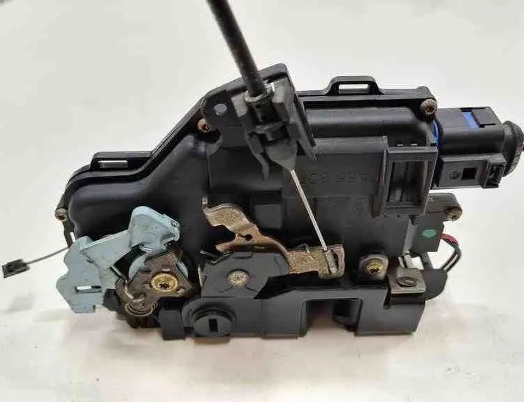 SKODA Octavia 2 generation (2004-2013) Zámok ľavých zadných dverí 7L0839015 32714266