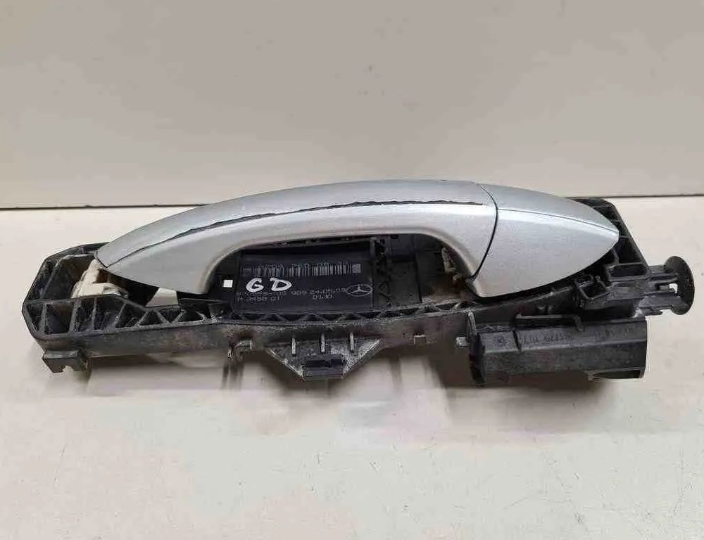 MERCEDES-BENZ C-Class W204/S204/C204 (2004-2015) Pravé zadné dvere vonkajšia kľučka 32720411