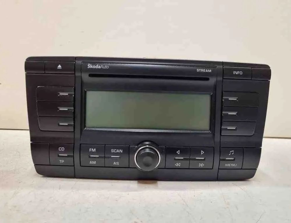 SKODA Octavia 2 generation (2004-2013) Music Player With GPS 1Z0035161B 32720993