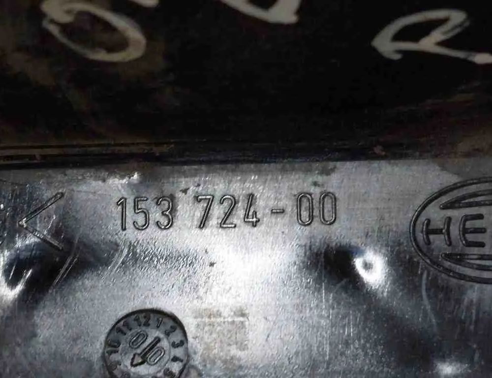 BMW 5 Series E39 (1995-2004) Right Headlight Bracket Mount 15372400 32723833