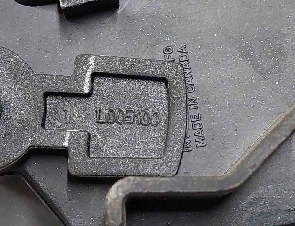 CHRYSLER PT Cruiser 1 generation (2000-2010) Доводчик задней крышки 32726413