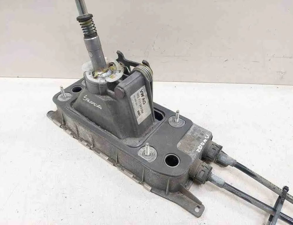 SKODA Octavia 2 generation (2004-2013) Кулиса 1K0711081B,1K0711049BM,1K0711266AA 32731180