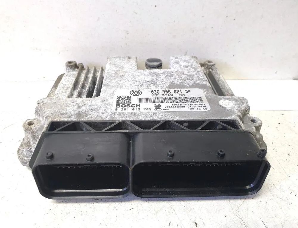VOLKSWAGEN Passat B6 (2005-2010) Блок управления двигателем 03G906021DP 30439486