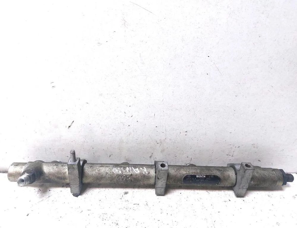 BMW 7 Series E38 (1994-2001) Fuel Rail F00R000224 33074557