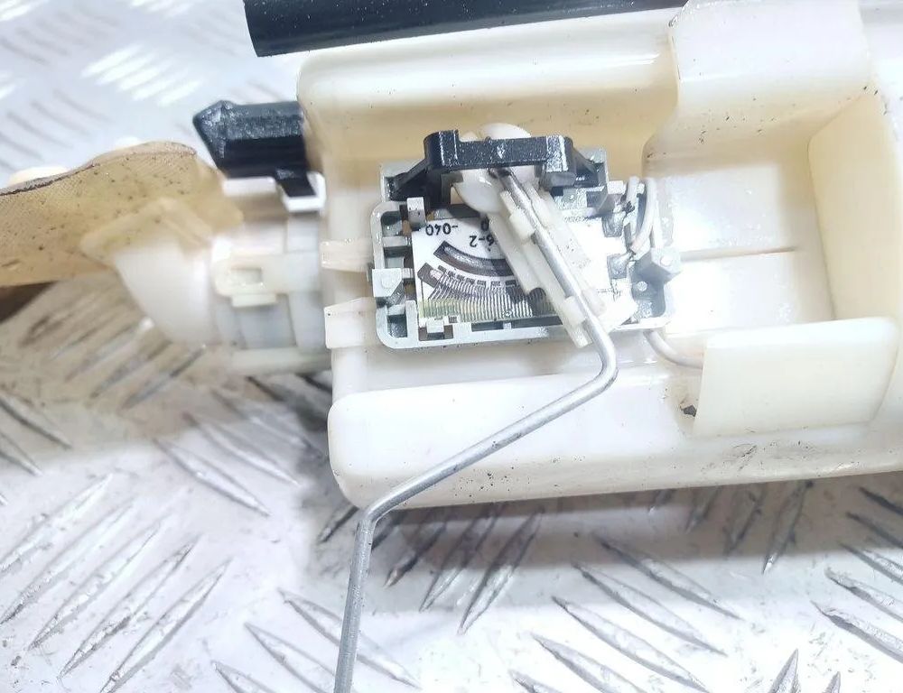 CHRYSLER Voyager 4 generation (2001-2007) Fuel level sensor 31371167