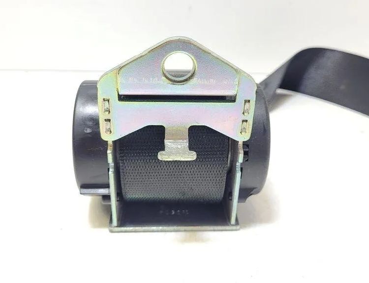 BMW 1 Series E81/E82/E87/E88 (2004-2013) Ремень безопасности задний правый 607051100B 31378940