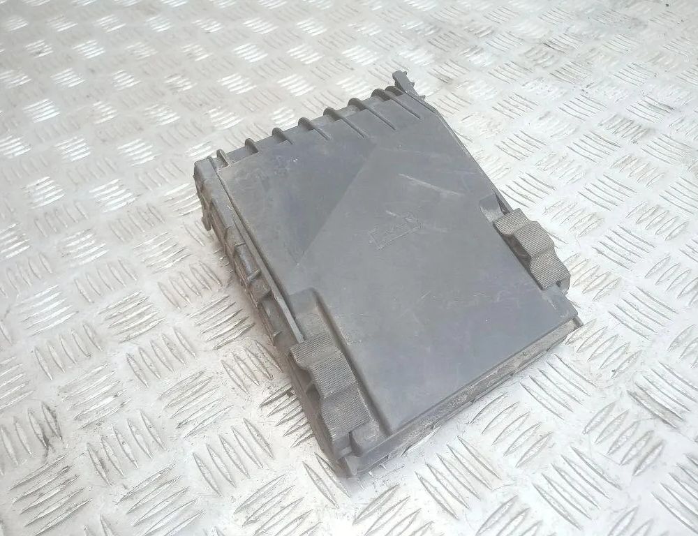 SKODA Octavia 2 generation (2004-2013) Fuse Box Cover 1K0937132F 31394339