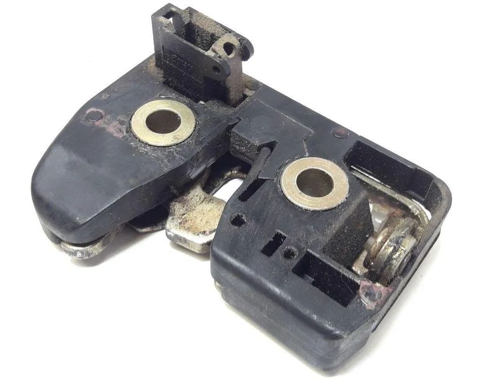 VOLKSWAGEN Golf 3 generation (1991-1998) Zámok na piate dvere 1H6827505A 31403685