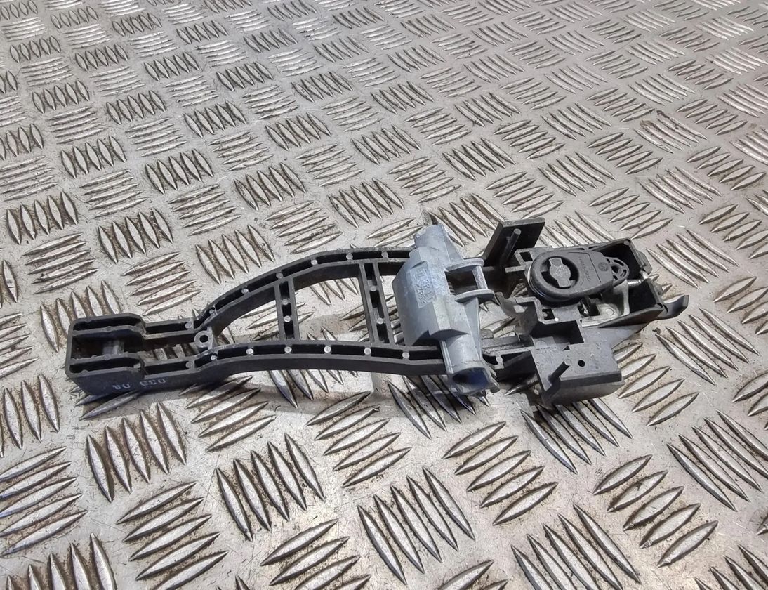 FORD C-Max 1 generation (2003-2010) Pravé predné dvere vnútorný rám rukoväte 3m51r224a37 24825531