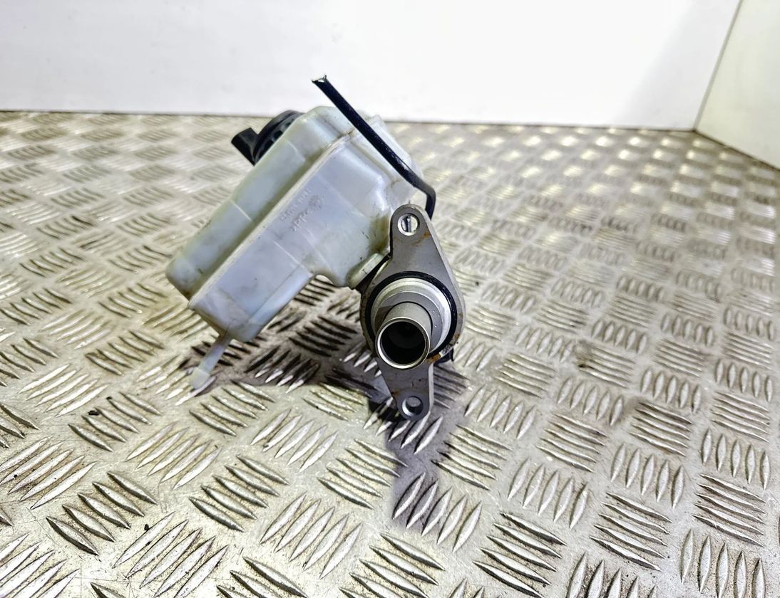 VOLKSWAGEN Passat B7 (2010-2015) Brzdový valec 3C1611301 28149218