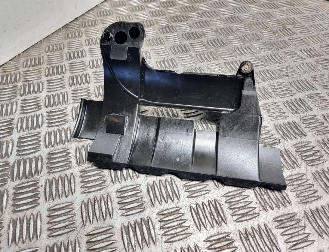 VOLKSWAGEN Touran 1 generation (2003-2015) Doplnkové vnútorné časti motora. 06B103623A 29424152