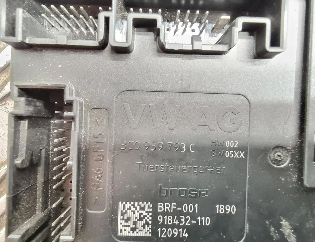 VOLKSWAGEN Passat B7 (2010-2015) Маторчик стеклоподъемника передней левой двери 3AA837461 29558395