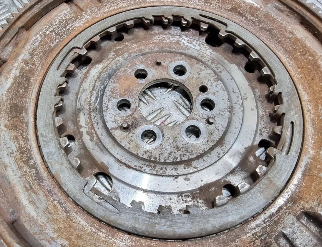 VOLKSWAGEN Passat B7 (2010-2015) Flywheel 03f105266c 29558485