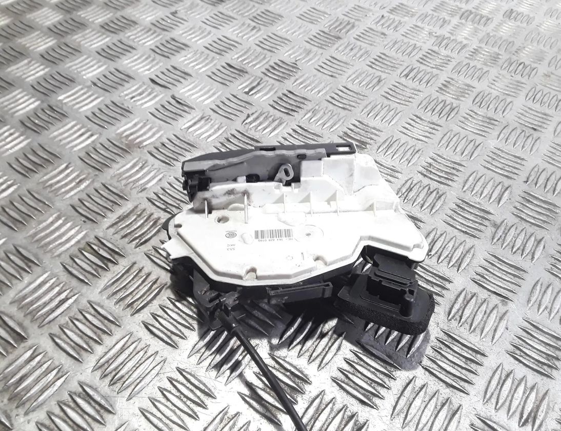 VOLKSWAGEN Golf 8 generation (2019-2023) Zámok pravých zadných dverí 5K4839016Q 29855992