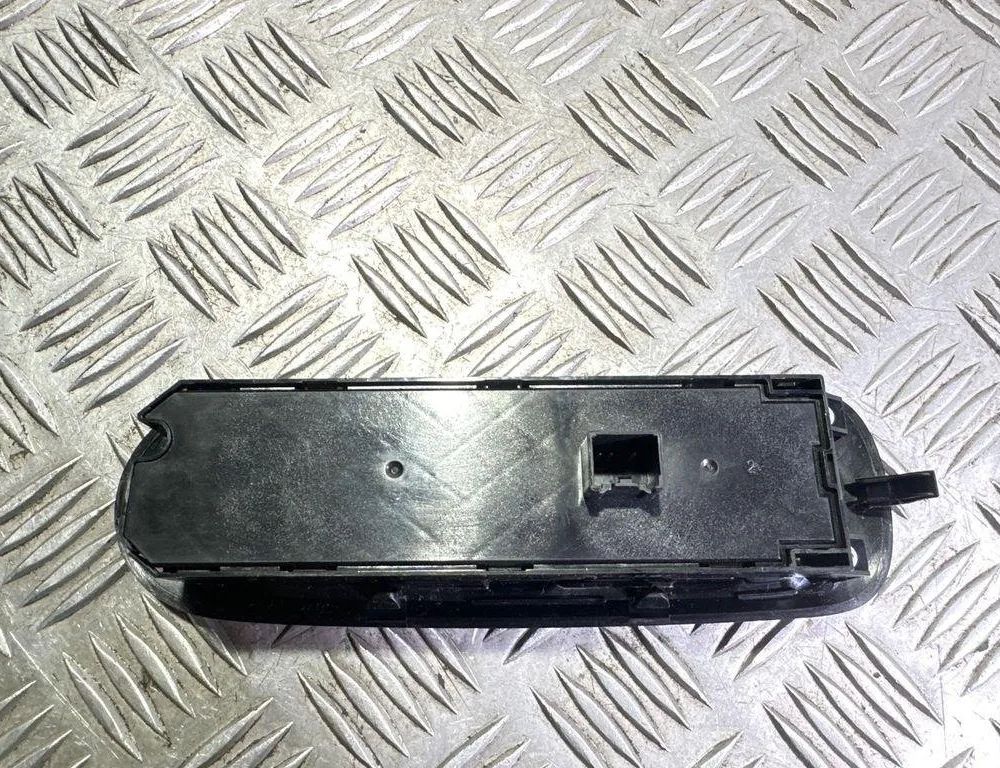 FORD Galaxy 3 generation (2015-2024) Vypínač pravého predného dverového okna 7S7T14A132AB 30741593