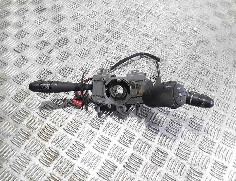 RENAULT Megane 1 generation (1995-2003) Подрулевой переключатель 76011733,37002A,54034961A,36998A,V7700428203 32568949