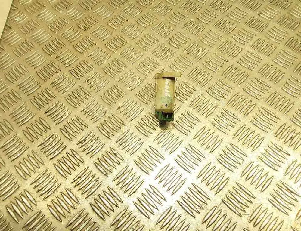 NISSAN X-Trail T30 (2001-2007) Motor nádrže na umývanie 2224615A 32579772