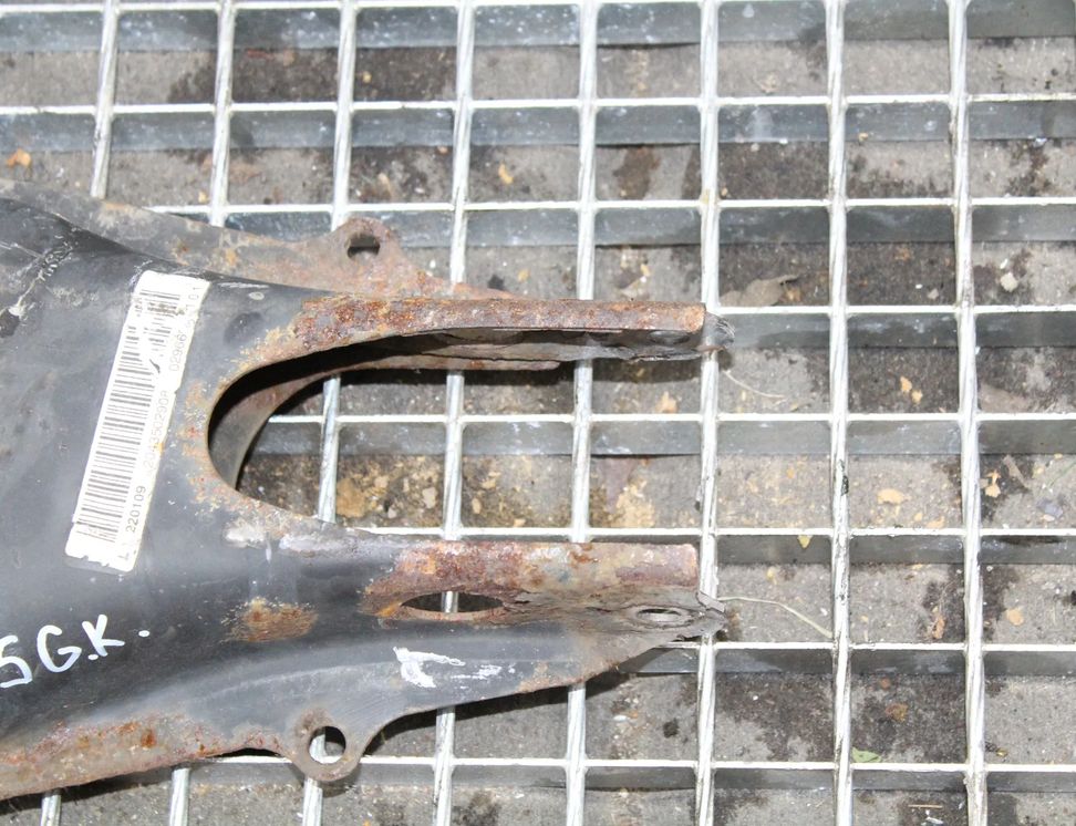 MERCEDES-BENZ C-Class W204/S204/C204 (2004-2015) Задняя левая Н-образная вилка 2043502908 15484831