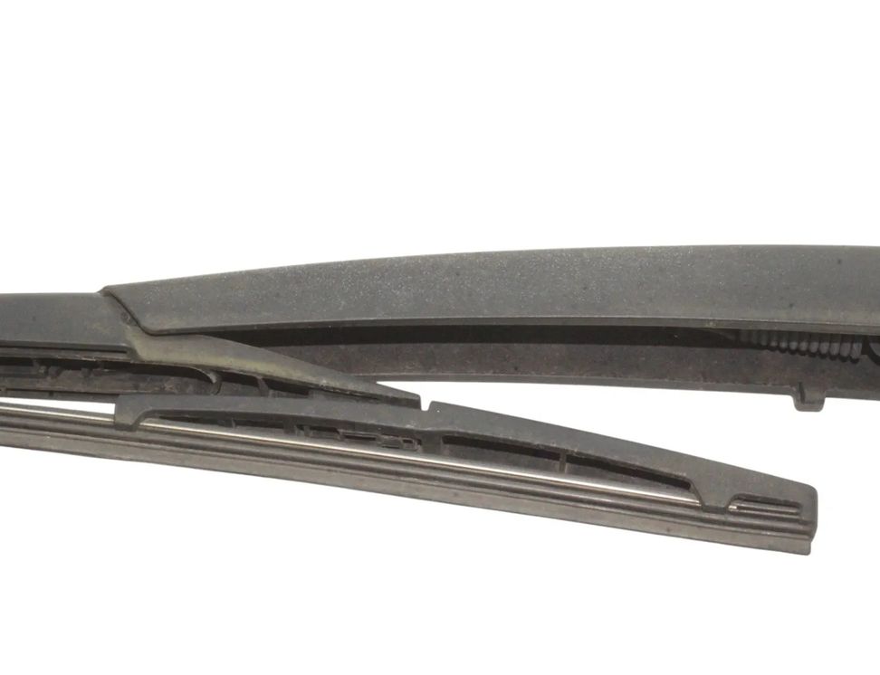 NISSAN Qashqai 2 generation (2013-2023) Дворник крышки багажника 30338029