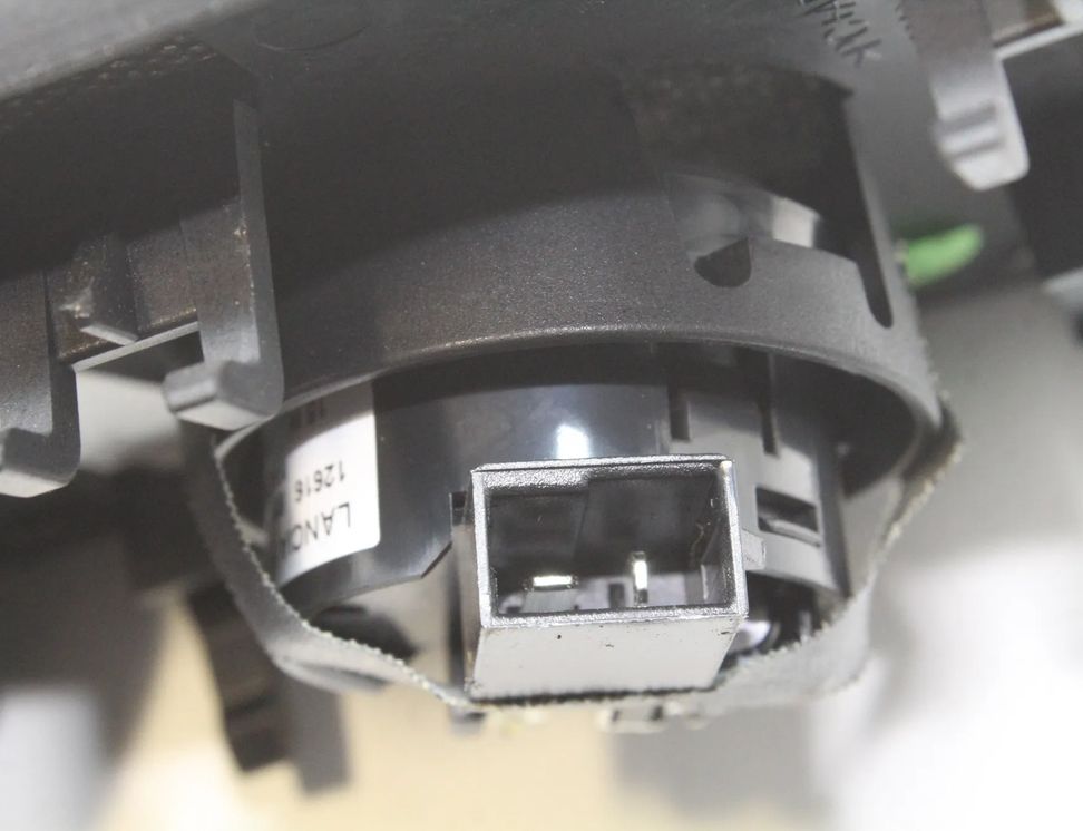 MASERATI Ghibli 3 generation (2013-2024) Reproduktor zvuku na palubnej doske 51896526 31472217