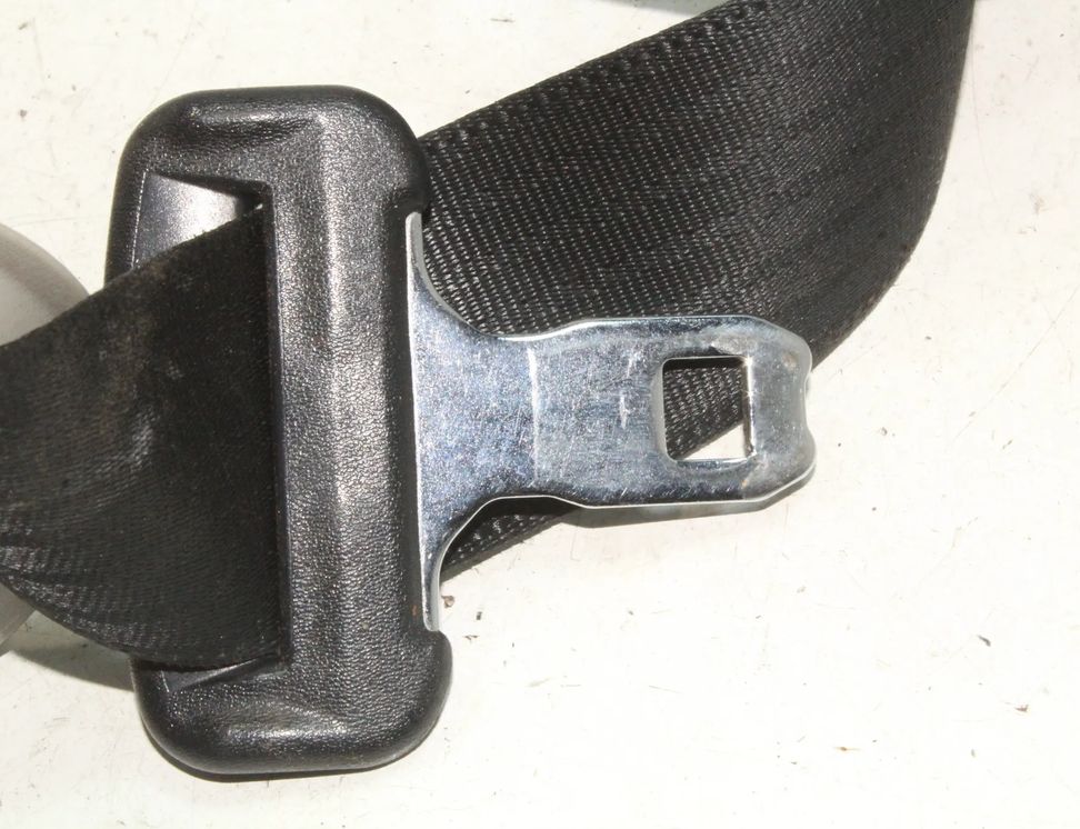 TOYOTA Prius Plus 1 generation (2012-2020) Ľavý predný bezpečnostný pás 7T8160-P 32820052