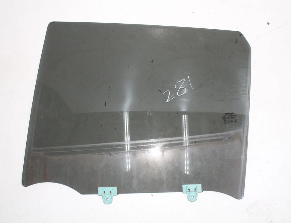 NISSAN Juke 2 generation (2019-2023) Sklo zadnej ľavej dverí 32990269