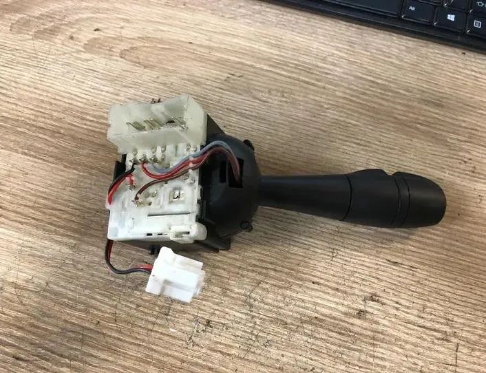 RENAULT Master 3 generation (2010-2023) Vypínače E142903 27215900