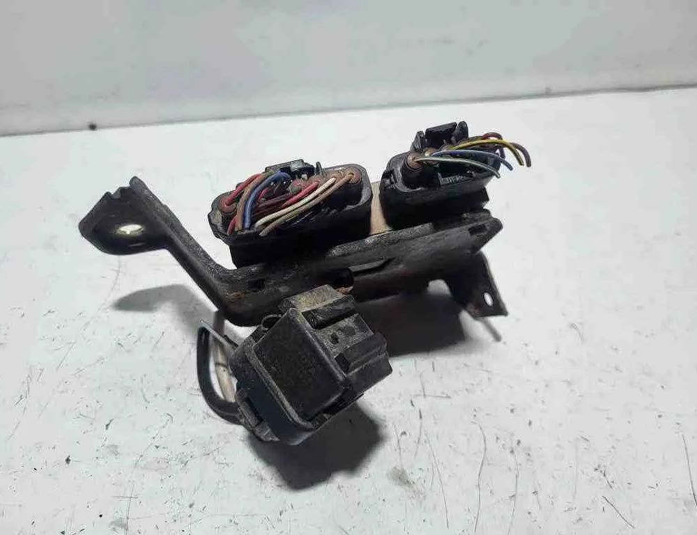 TOYOTA Avensis Verso 1 generation (2001-2003) Блок управления топливных форсунок 8987126010,1310001280 32617048