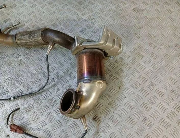 SKODA Fabia 3 generation (2014-2021) Front left stabilizer bracket 6C0131690G 27947549