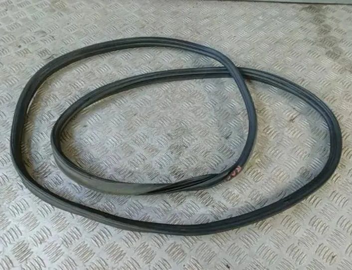 AUDI A5 8T (2007-2016) Резиновый уплотнитель крышки багажника 27949298