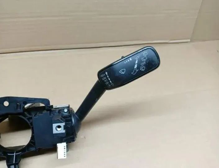 VOLKSWAGEN Touran 3 generation (2015-2023) Охладитель топлива (радиатор) 5Q0953507GH 27951129