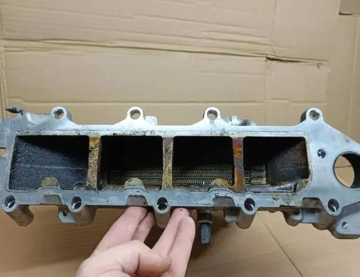 AUDI A4 allroad B9 (2016-2024) Кронштейн компрессора кондиционера воздуха 04L129766AD 27951819