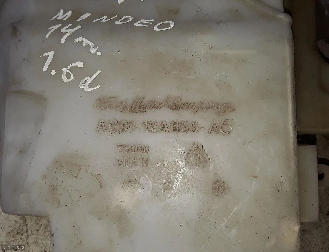 FORD Mondeo 5 generation (2014-2022) Nádrž na ostrekovač okien AG9112A659AC 28607011