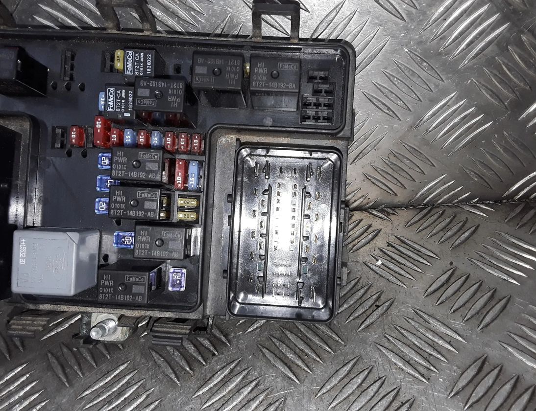 FORD Mondeo 5 generation (2014-2022) Poistková skrinka fg9t14a067eb 28607114