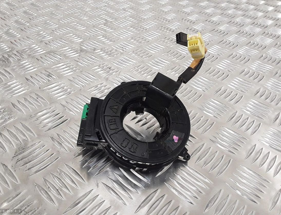 MITSUBISHI L200 5 generation (2015-2024) Sťahovací krúžok airbagu (krúžok SRS) 28630368