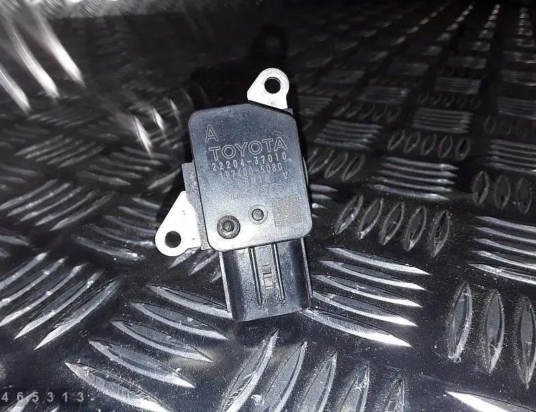 TOYOTA Auris 1 generation (2006-2012) Воздухомер воздушного фильтра 2220437010 28637036