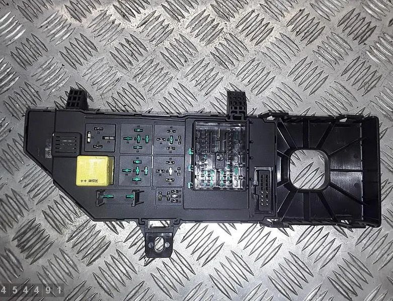 OPEL Signum C (2003-2008) Fuse box 13223679 28642775