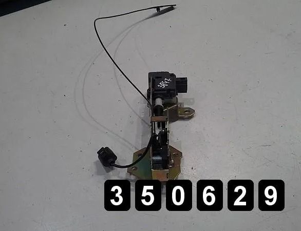 VOLKSWAGEN Touareg 1 generation (2002-2010) Замок крышки багажника 28663684