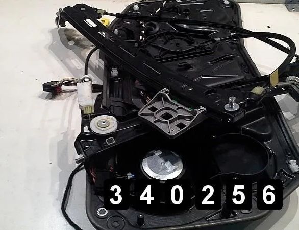 VOLKSWAGEN Passat CC 1 generation (2008-2017) Zdvíhač pravého zadného dverového okna 28666721